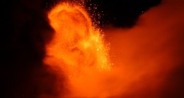 Etna Yanardağı’nın nefes kesen görüntüleri