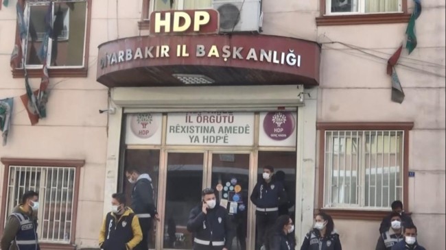 HDP’liler Diyarbakır il binasına evlat nöbeti nedeniyle gelmiyor