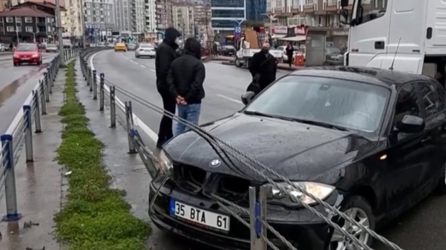 Zonguldak’ta tır otomobile çarptı, sürücü şoka girdi