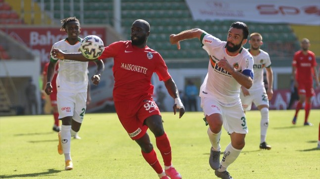 Alanyaspor evinde Gaziantep’i 3 golle mağlup etti