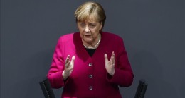 Angela Merkel, ABD’nin İklim Zirvesi’ne dönmesini memnuniyetle karşıladı
