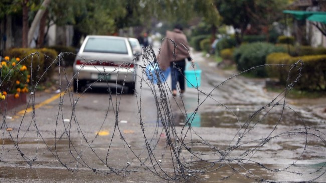 Pakistan’da kısmi sokağa çıkma yasağı başladı