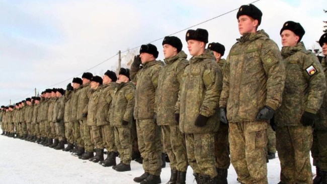 Rusya’dan Belarus’a askeri sevkiyat sürüyor