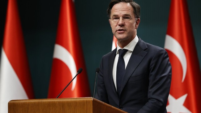 Hollanda Başbakanı Rutte konuşmasına Türkçe ‘Merhaba’ diyerek başladı
