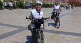İzmir’de kanseri yenen kadın bisikletle Anadolu turuna çıktı