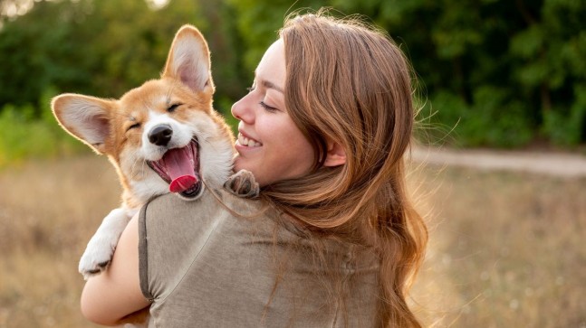 Araştırmaya göre, köpekler strese bağlı nefes değişikliklerini ve terlemeyi algılayabiliyor