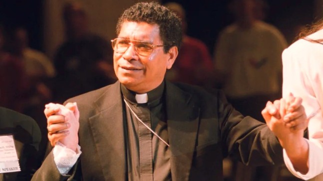 Nobel ödüllü Katolik rahip “cinsel istismarla” suçlandı