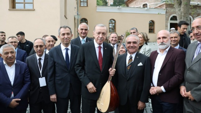 Cumhurbaşkanı Erdoğan, Şahkulu Sultan Dergahı ve Cemevi’ni gezdi